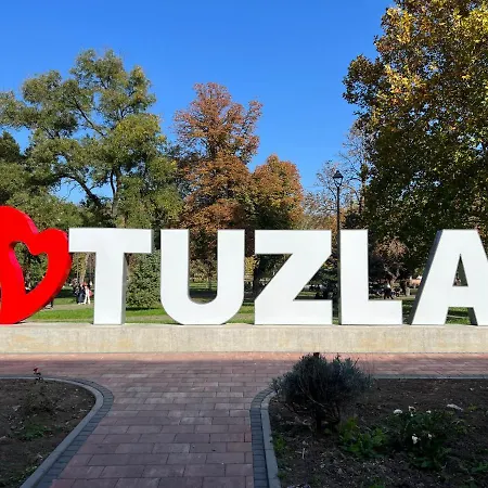 公寓 Korzo 图兹拉