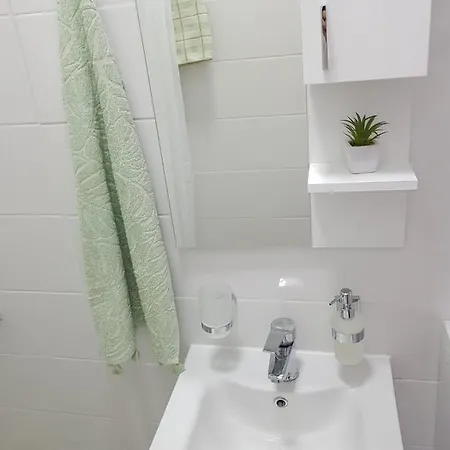 Korzo 公寓 图兹拉